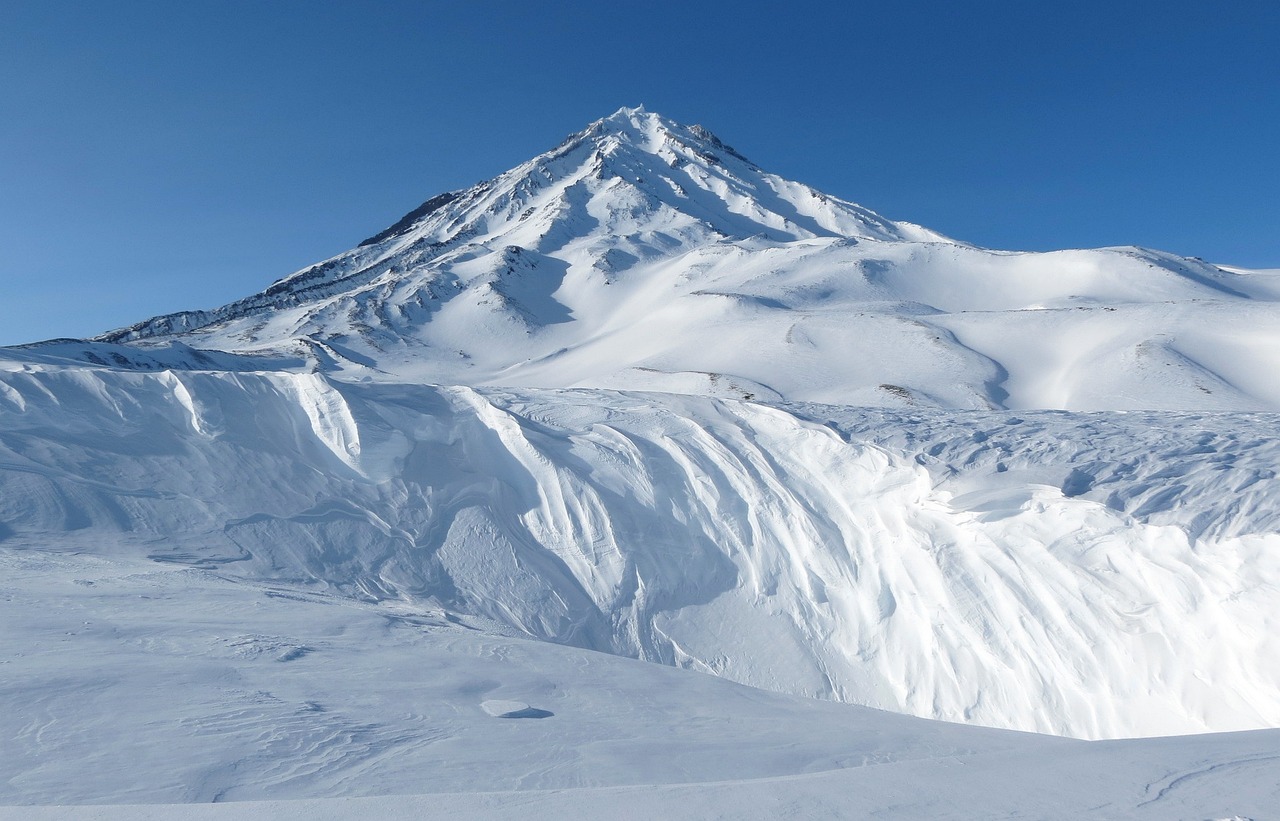 UK Blanketed by Snow as Storm Bert Approaches This Weekend